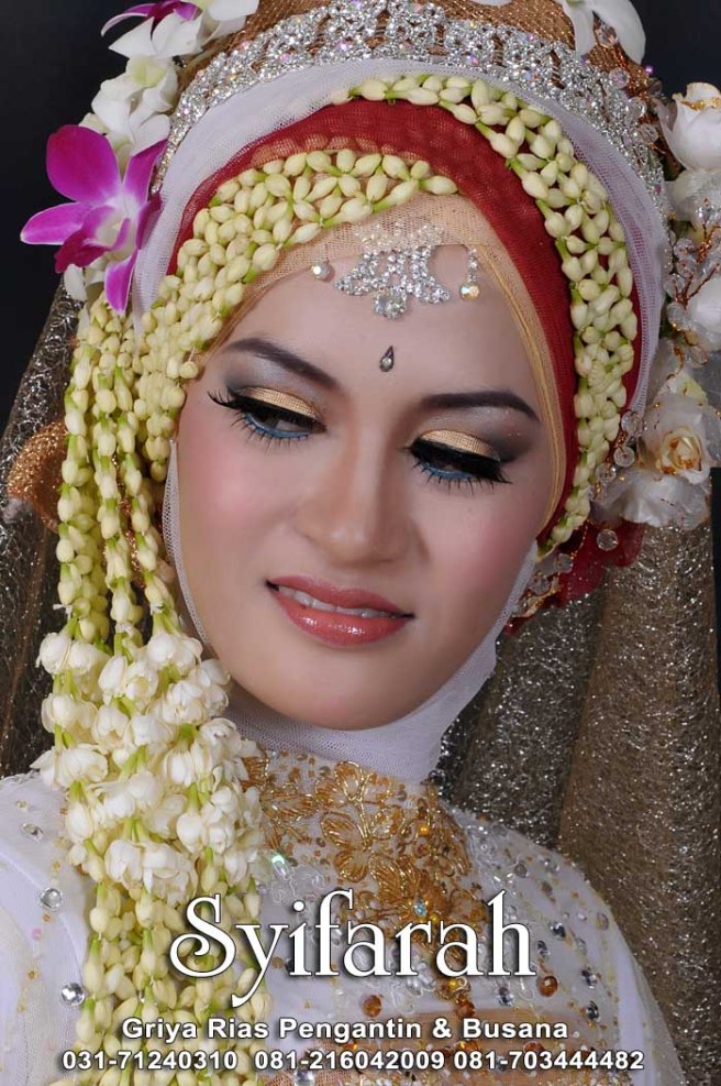 kebaya  pengantin muslim putih gold-syifarah-rias pengantin-amelia-iskandar-dapuan surabaya7